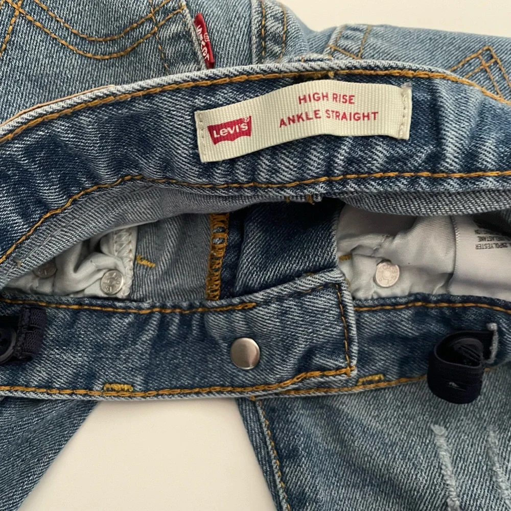 Levis levi’s girl